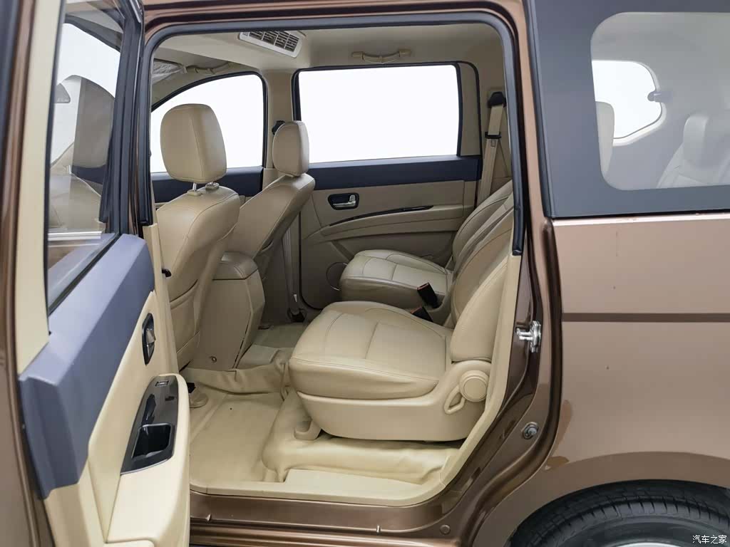 Wuling Hongguang, 2015 15