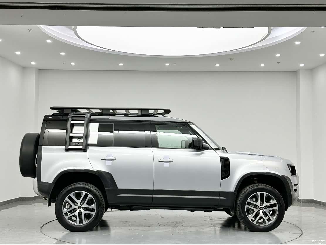 Land Rover Defender, 2021 4