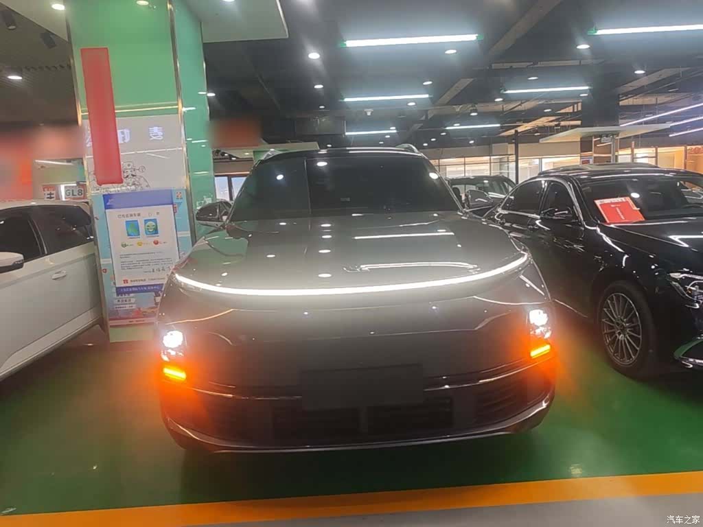 Li Auto L8, 2023 3