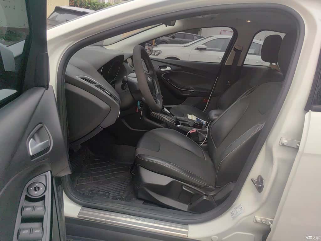Ford Focus, 2015 13