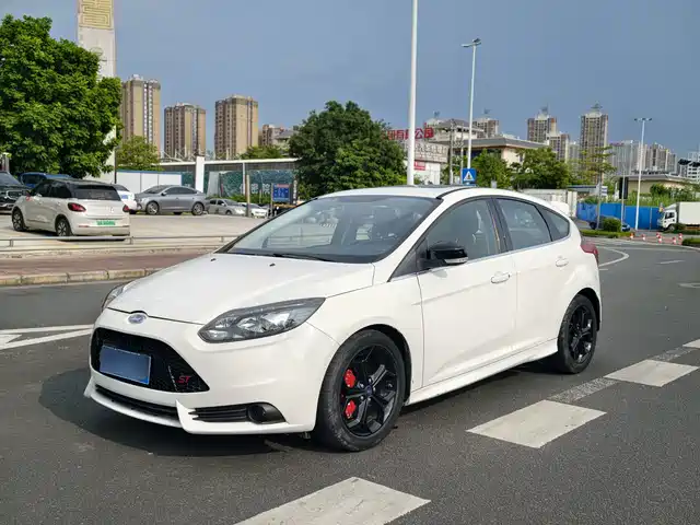 Ford Focus 2014 — купить из Китая под заказ