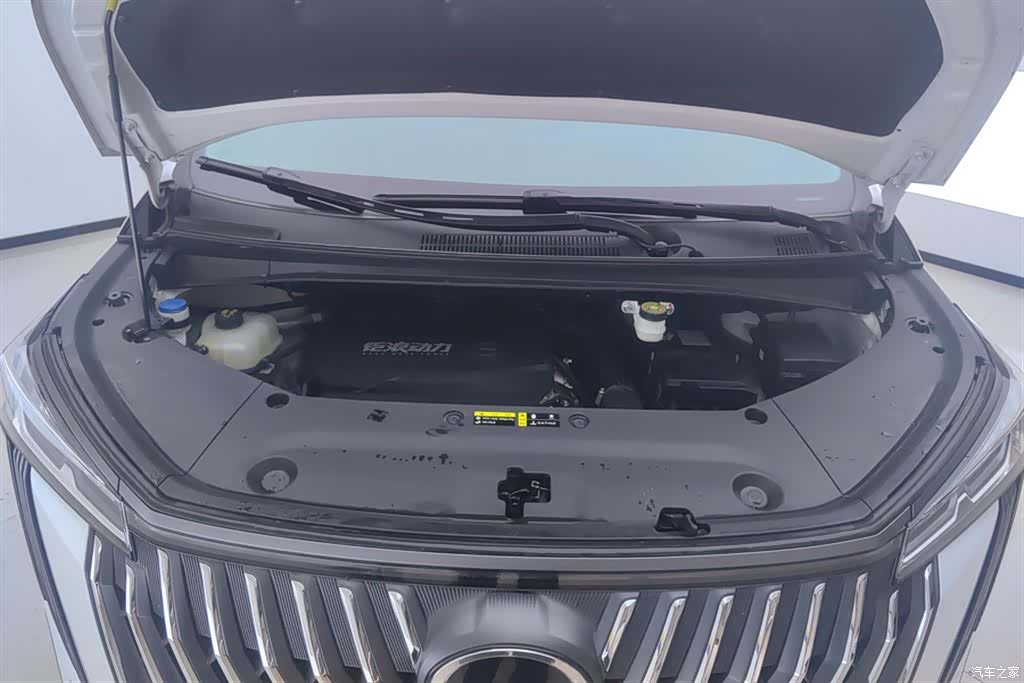Trumpchi M8, 2023 10