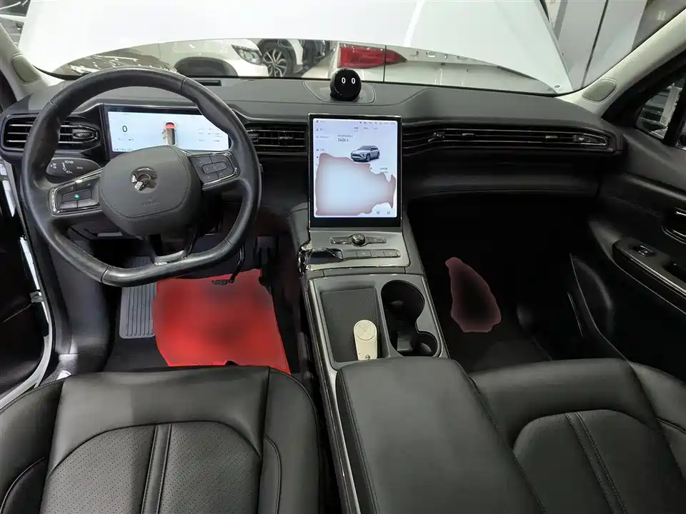NIO ES6