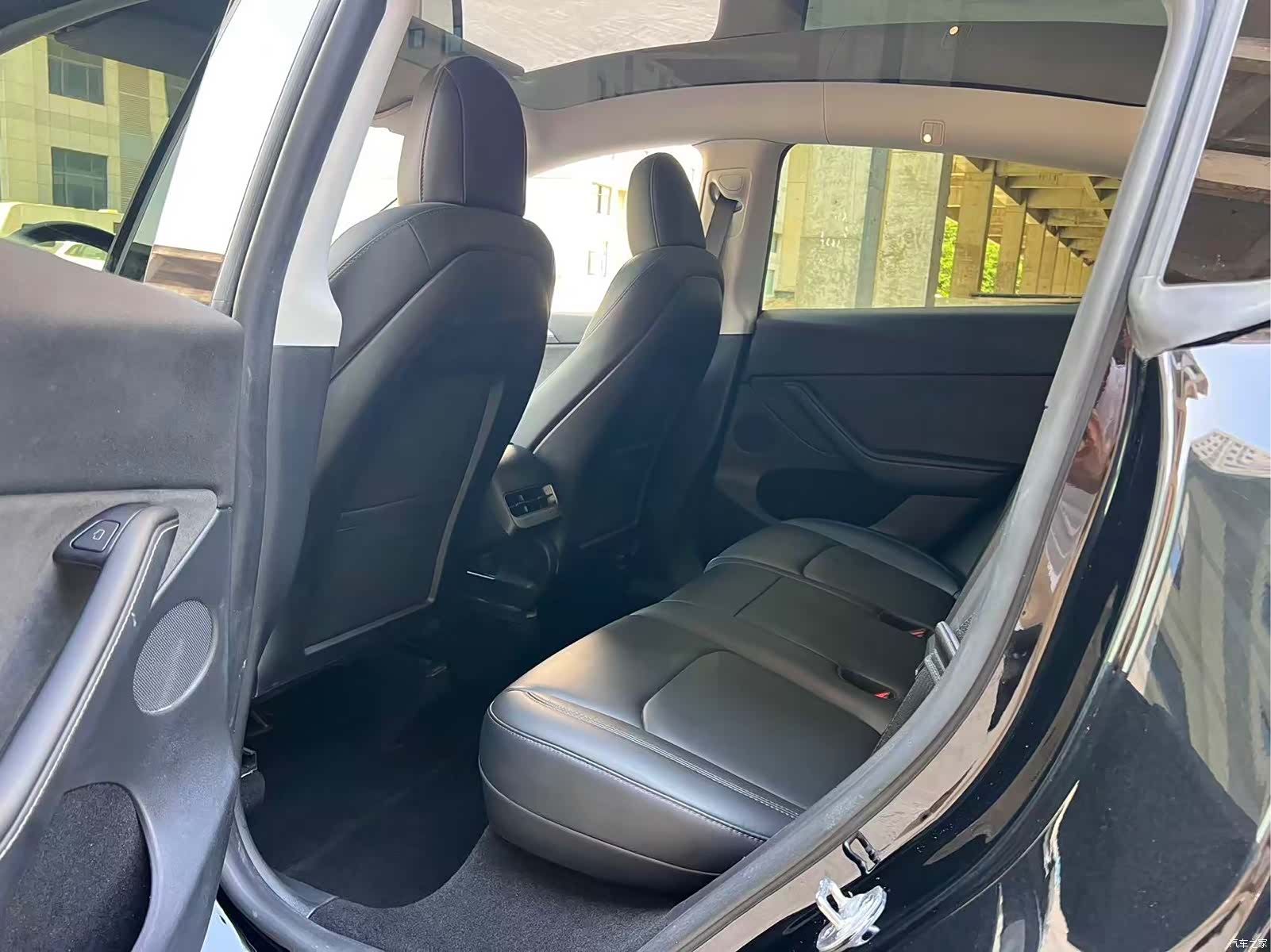 Tesla Model Y, 2024 все фото