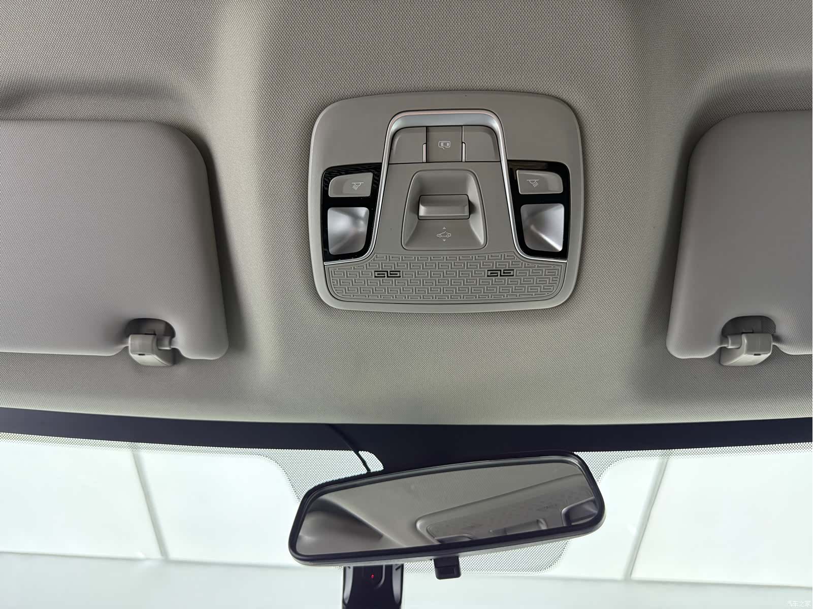 Geely Coolray, 2023 16