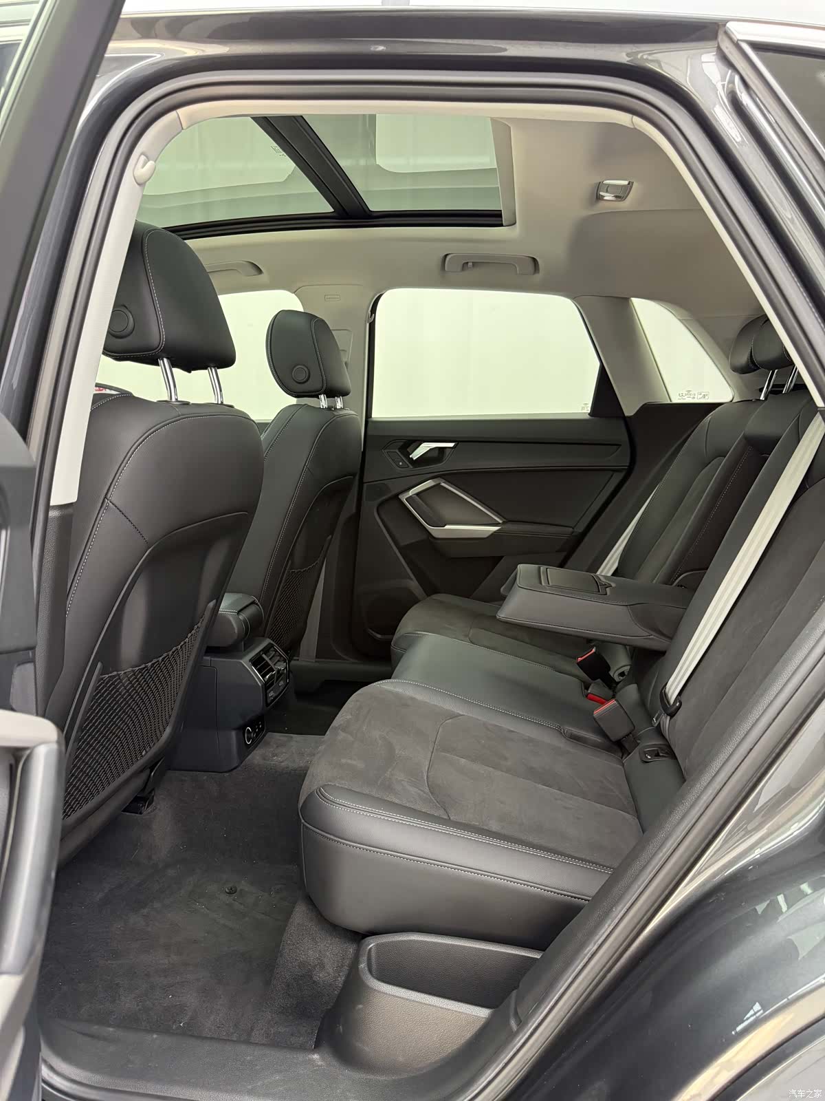 Audi Q3, 2022 11