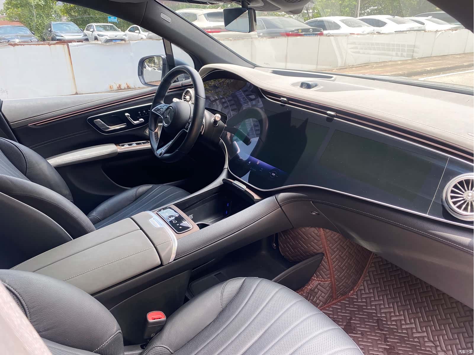 Mercedes-Benz EQS, 2023 13