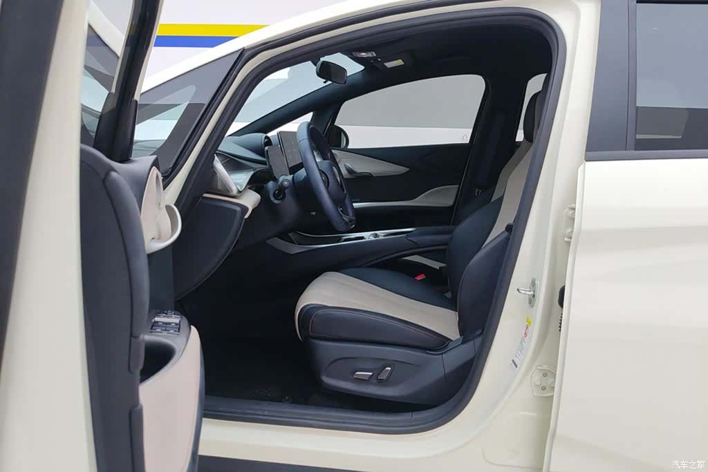 BYD Dolphin, 2026 9