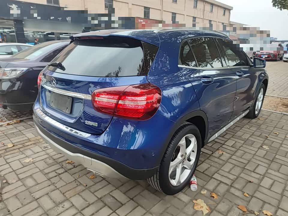 Mercedes-Benz GLA
