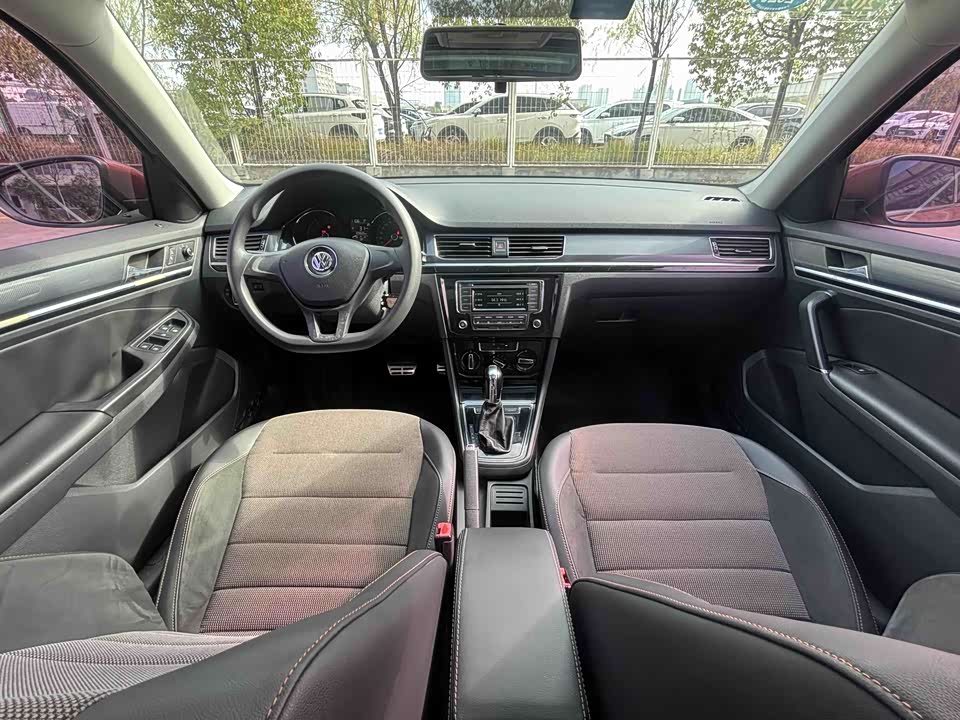 Volkswagen C-TREK Wei Collar