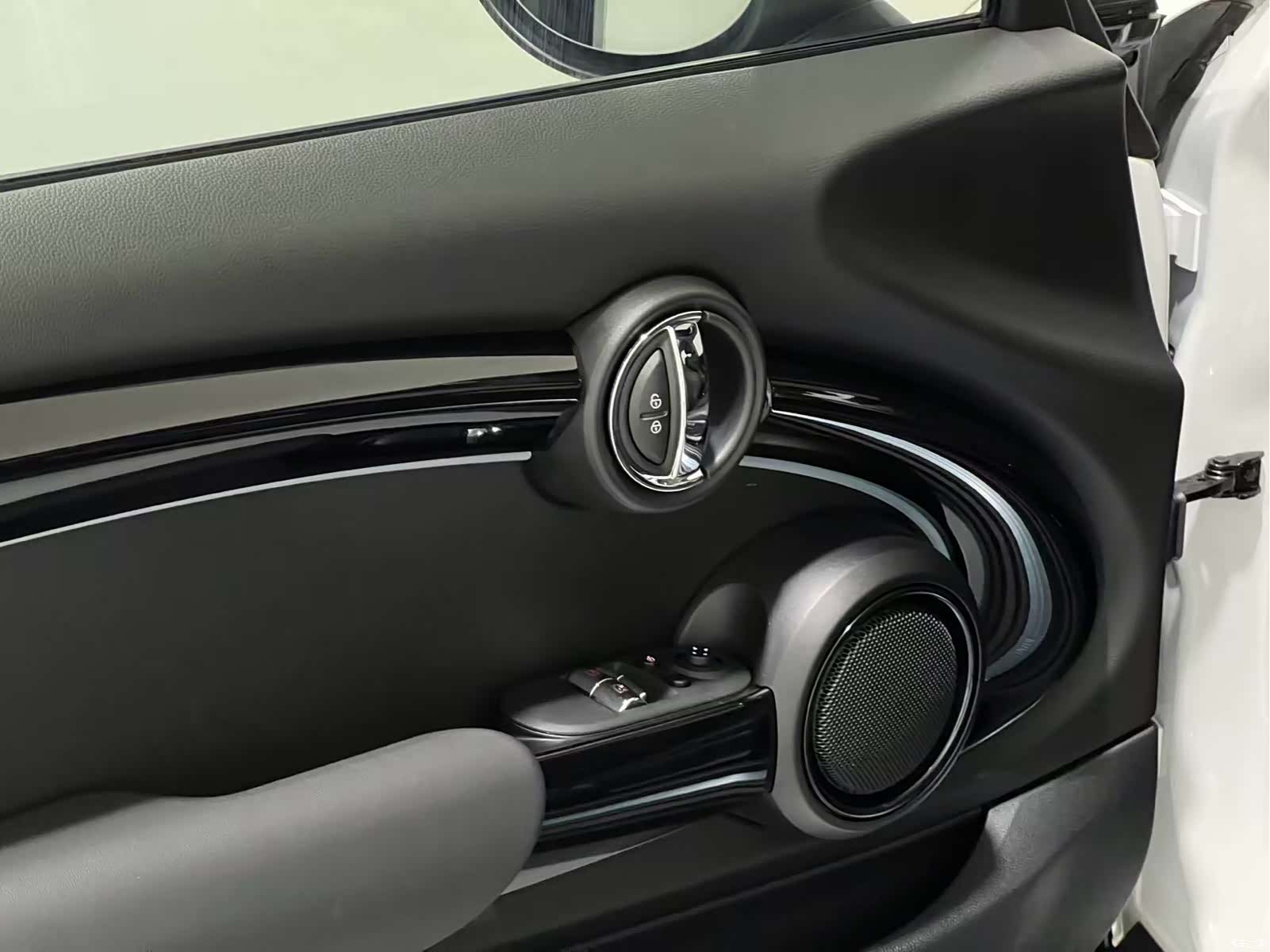 Mini Cooper, 2024 17