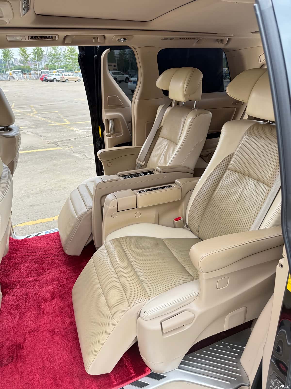 Toyota Alphard, 2014 все фото