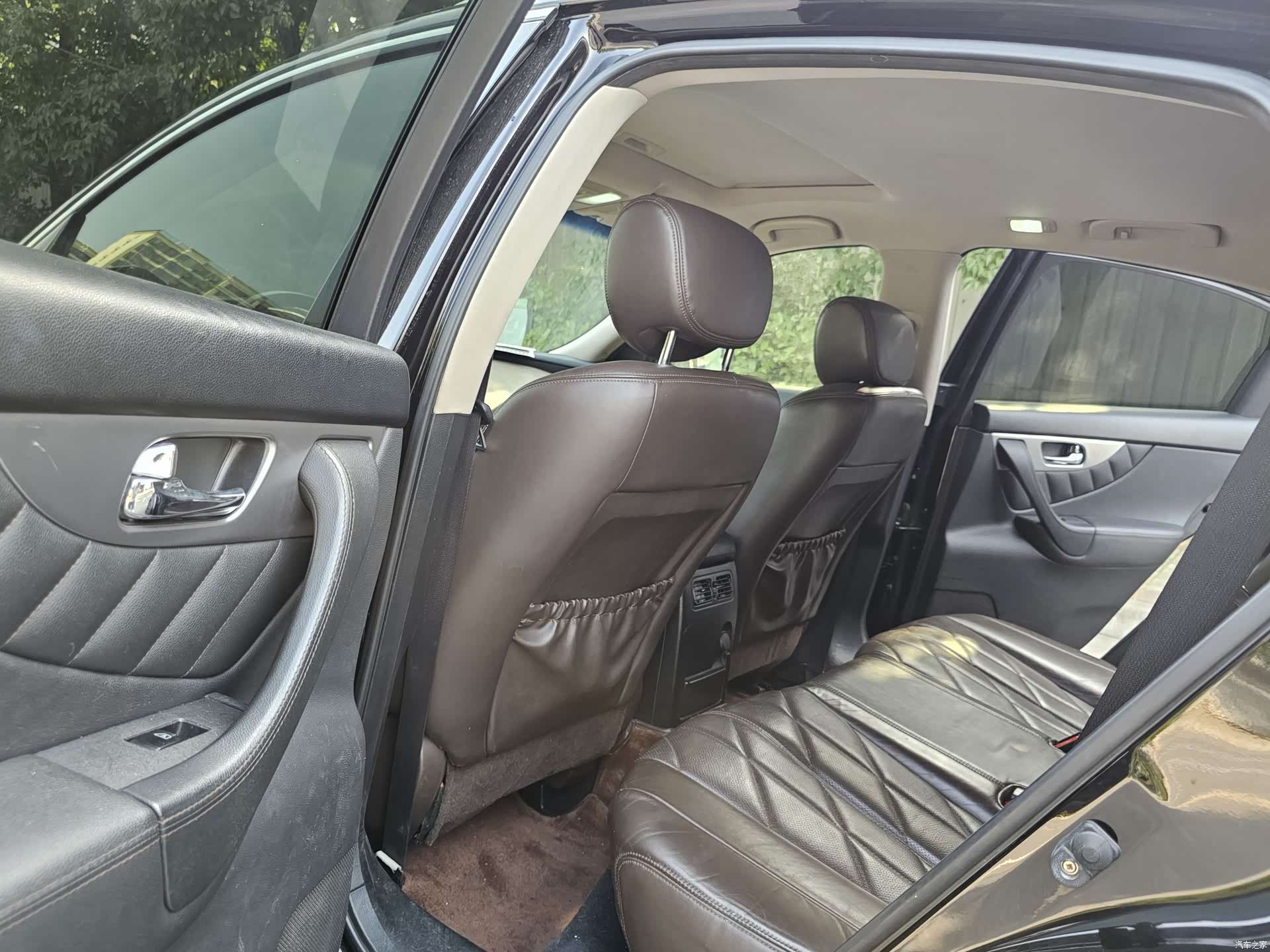 Infiniti FX35, 2012 10