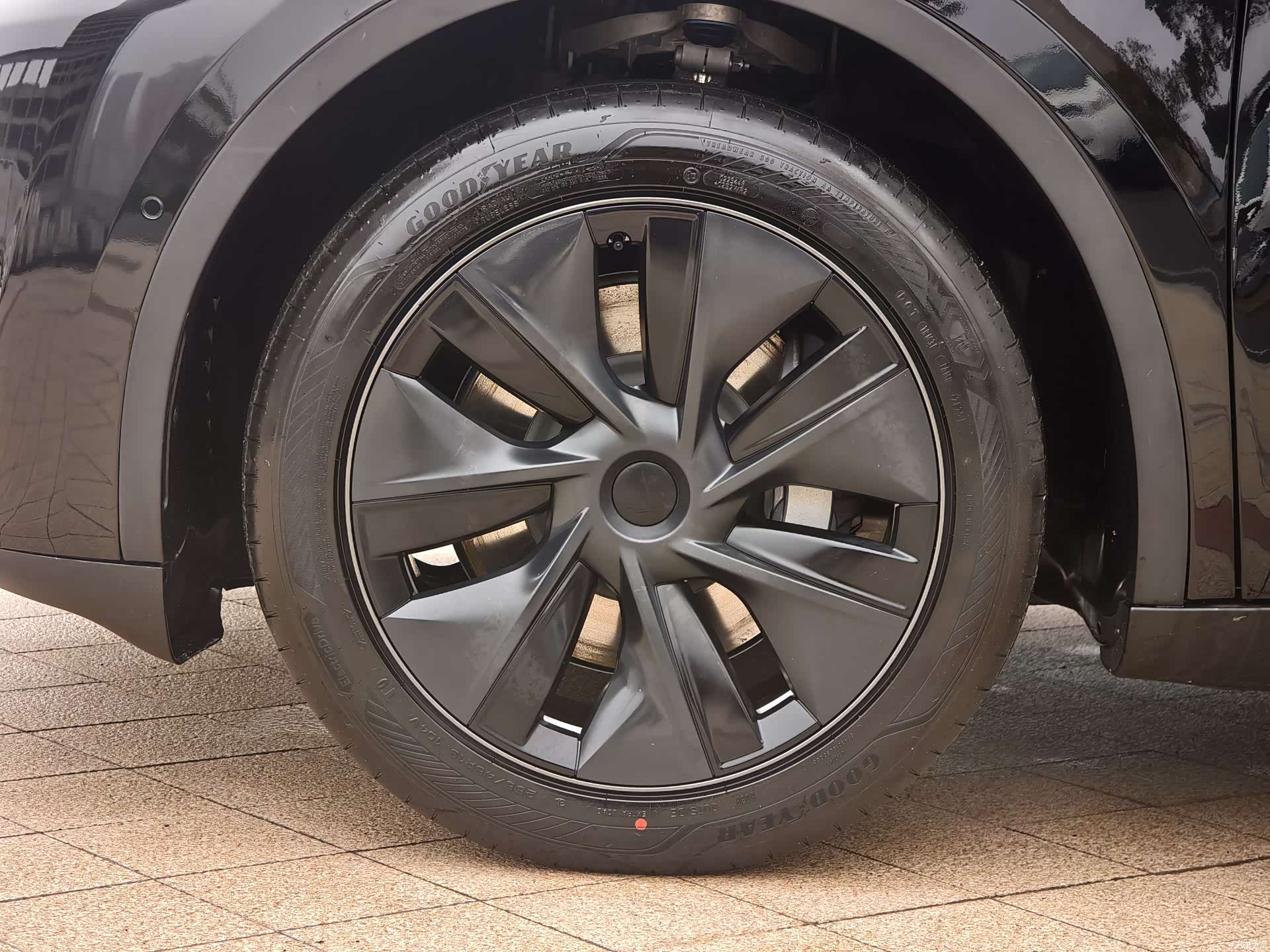 Tesla Model Y, 2024 9