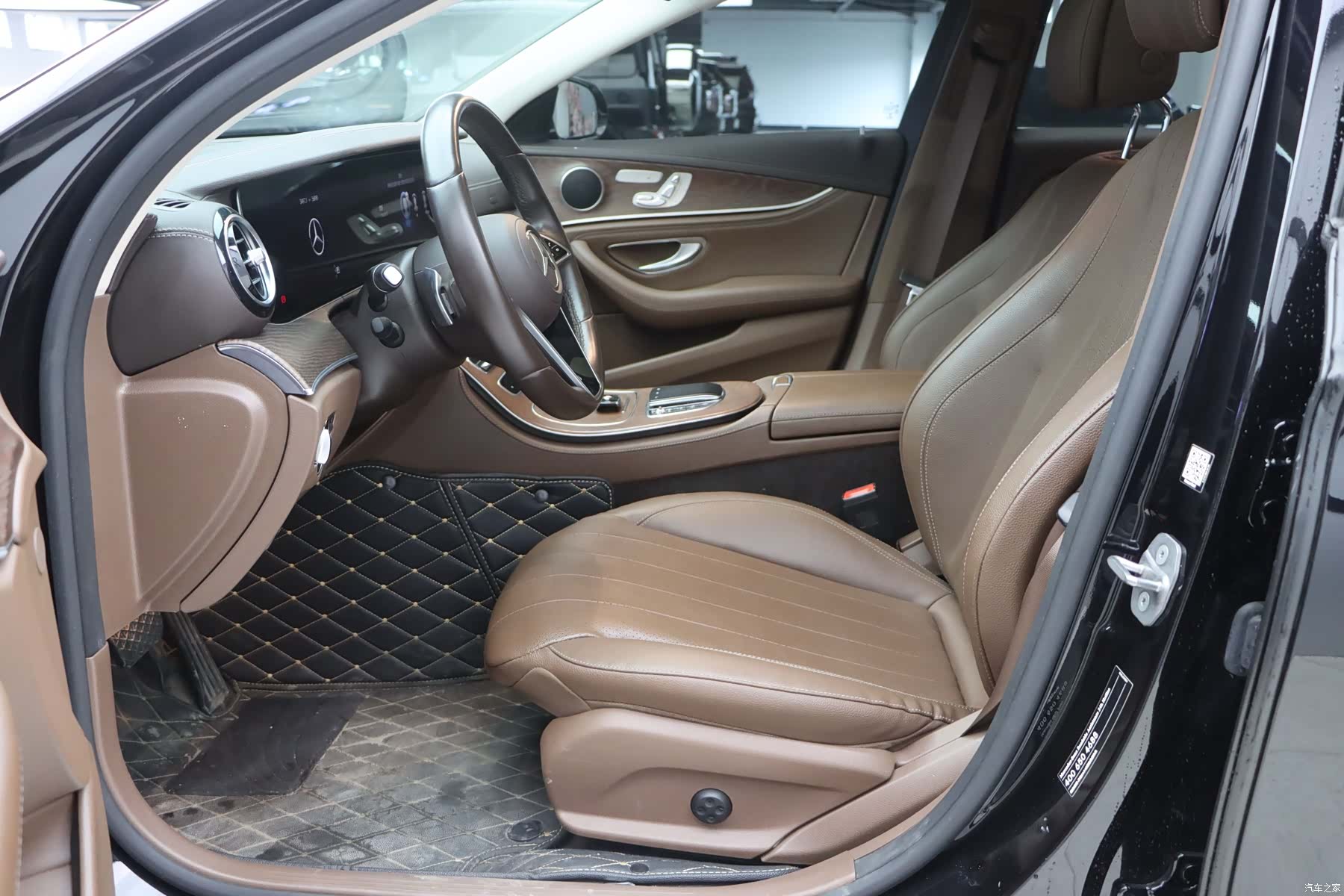 Mercedes-Benz E-Class, 2023 10