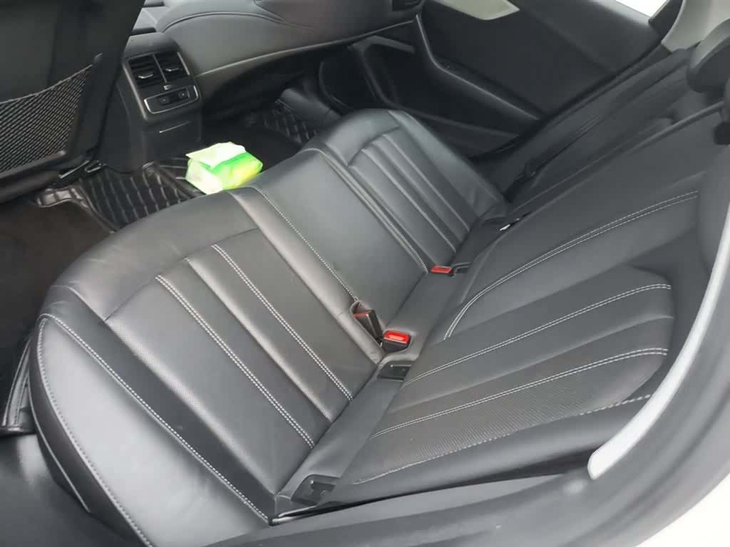 Audi A4L, 2020 15