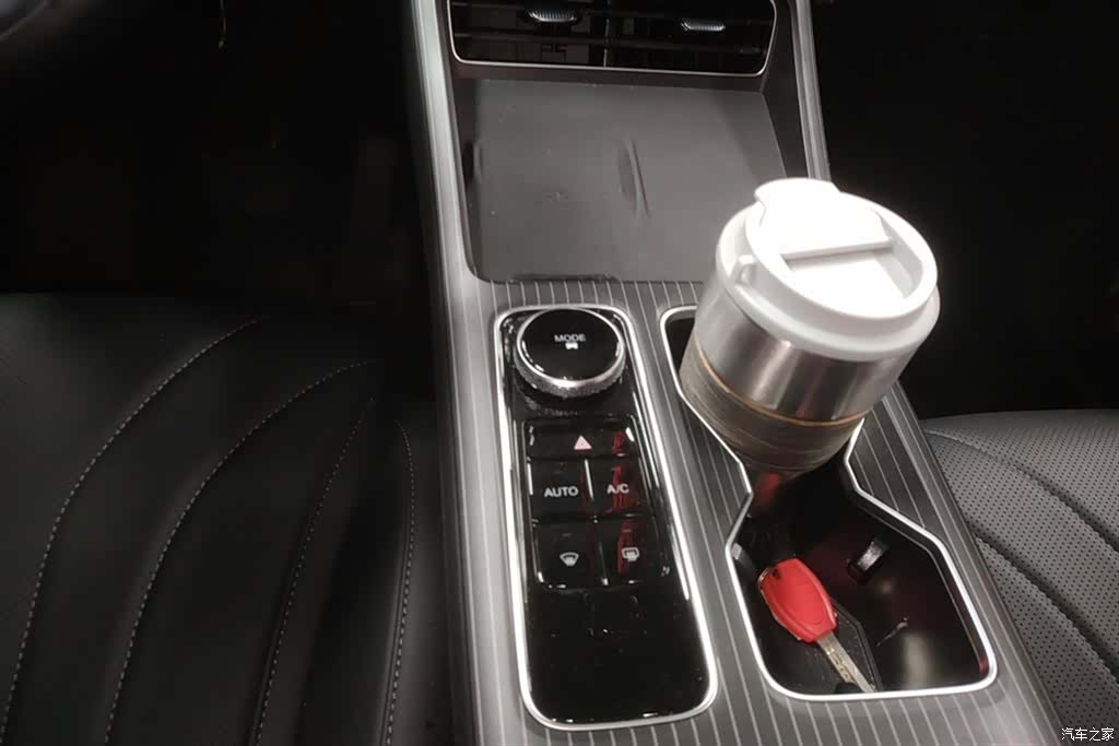 Chery Tiggo 8, 2026 16