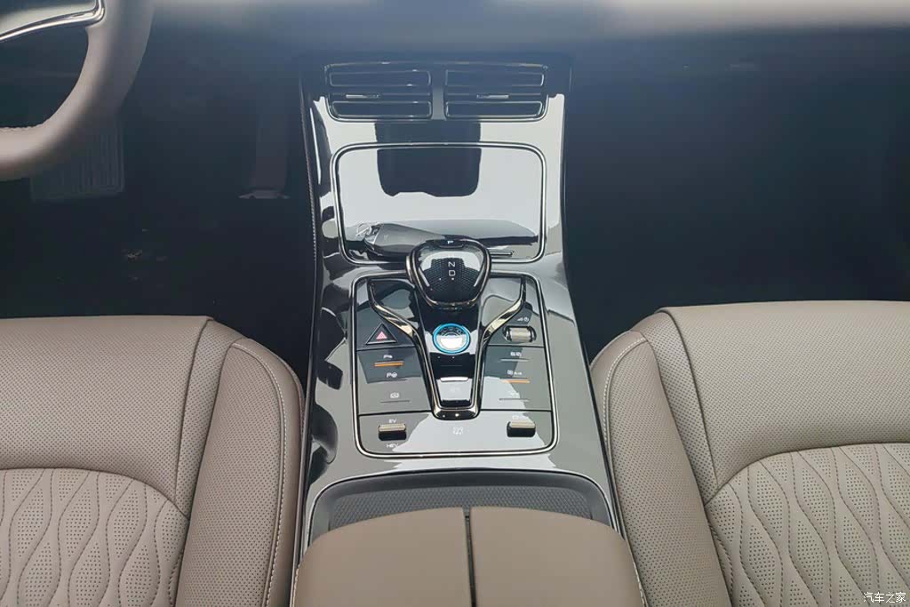 BYD Han, 2025 16