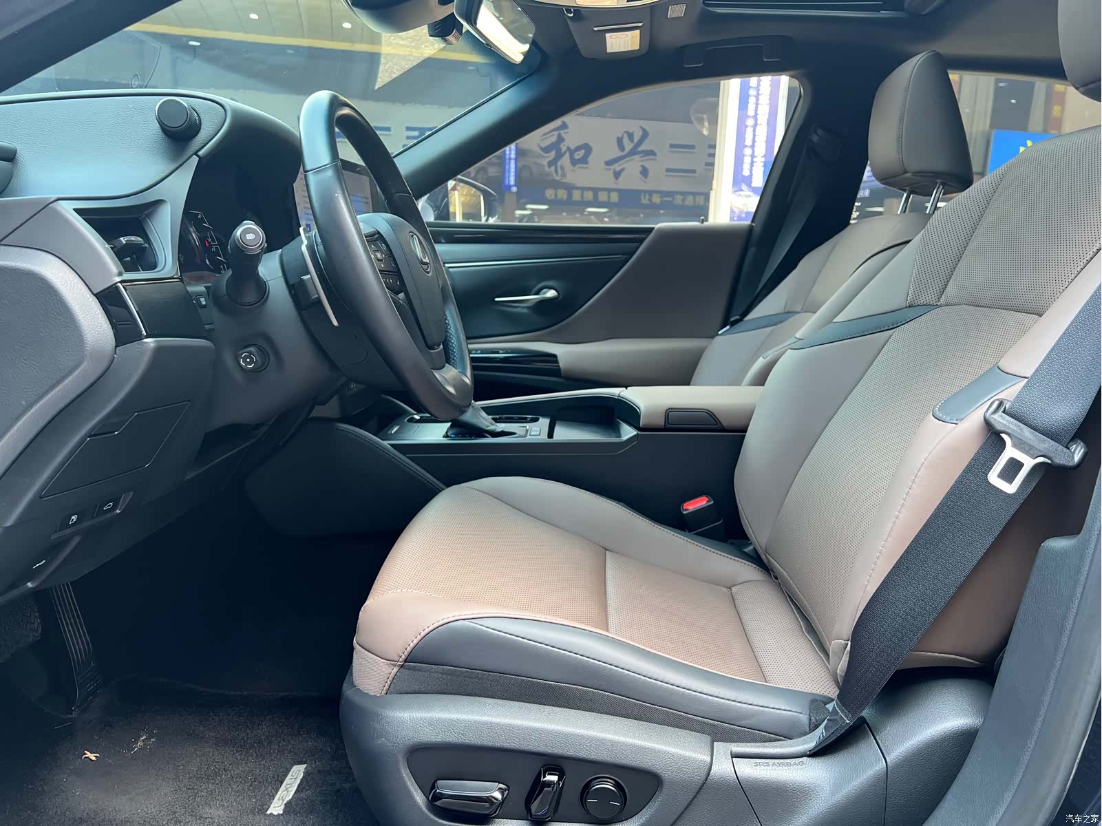 Lexus ES, 2024 9
