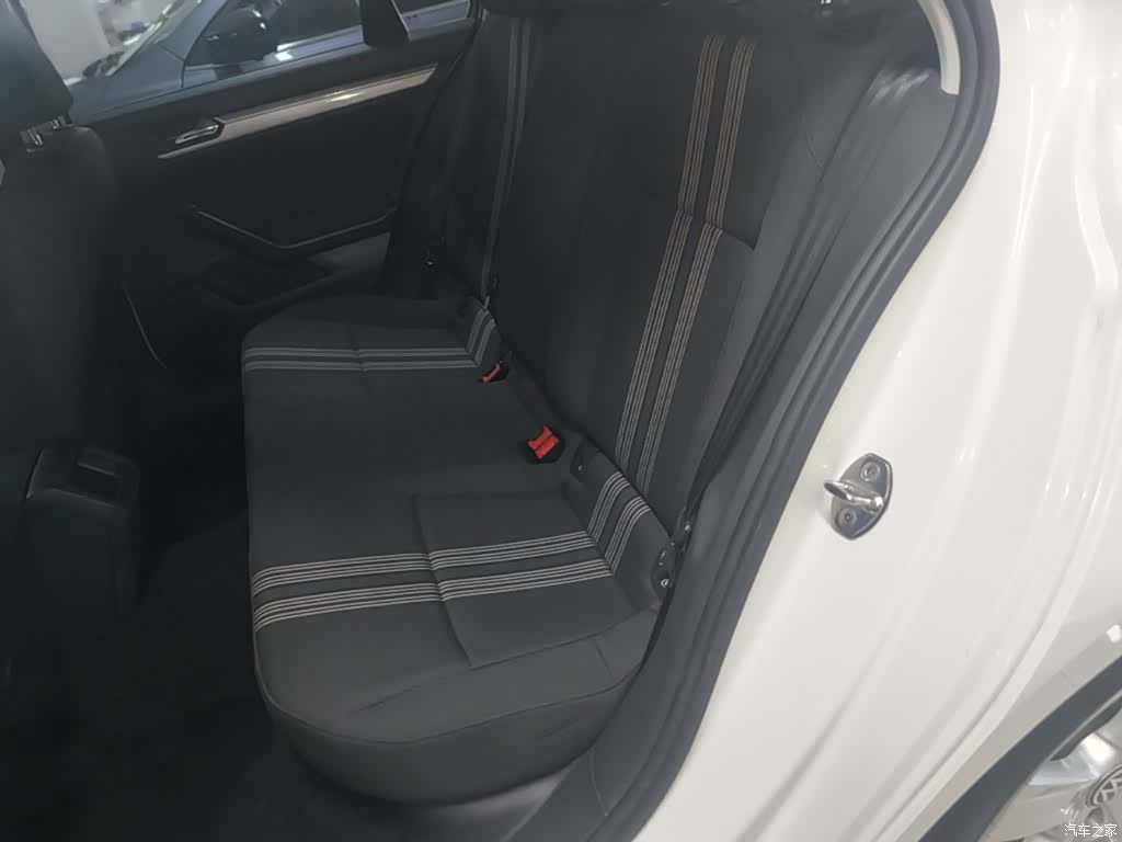 Volkswagen Lamando, 2017 17