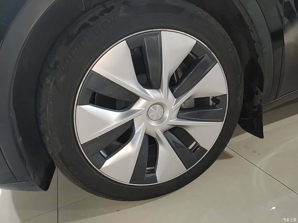 Tesla Model Y, 2022 23