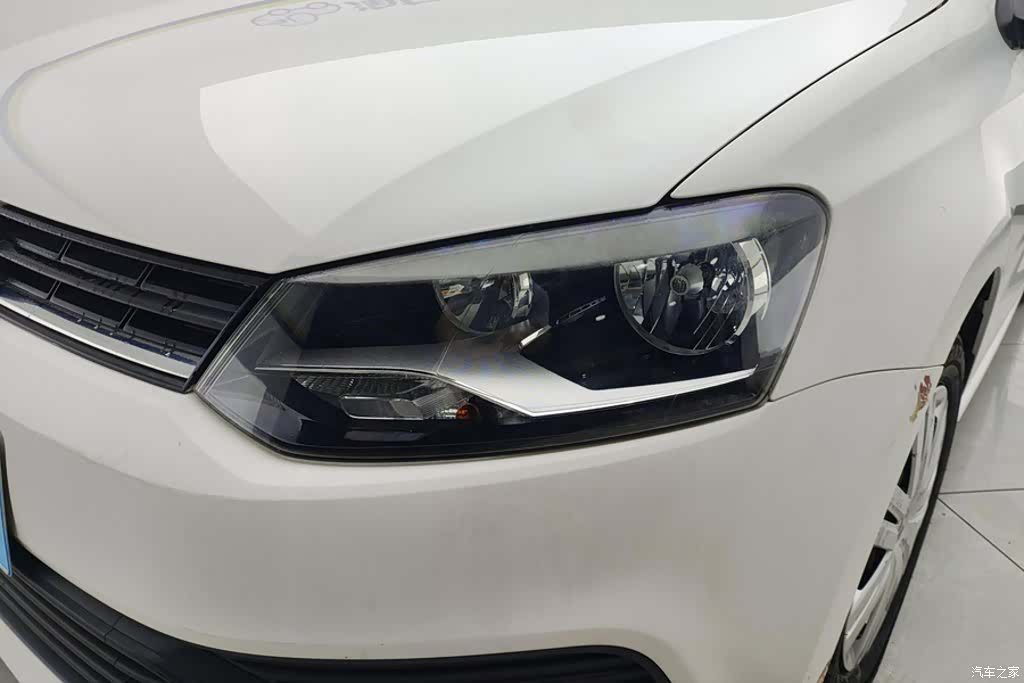 Volkswagen Polo, 2015 все фото