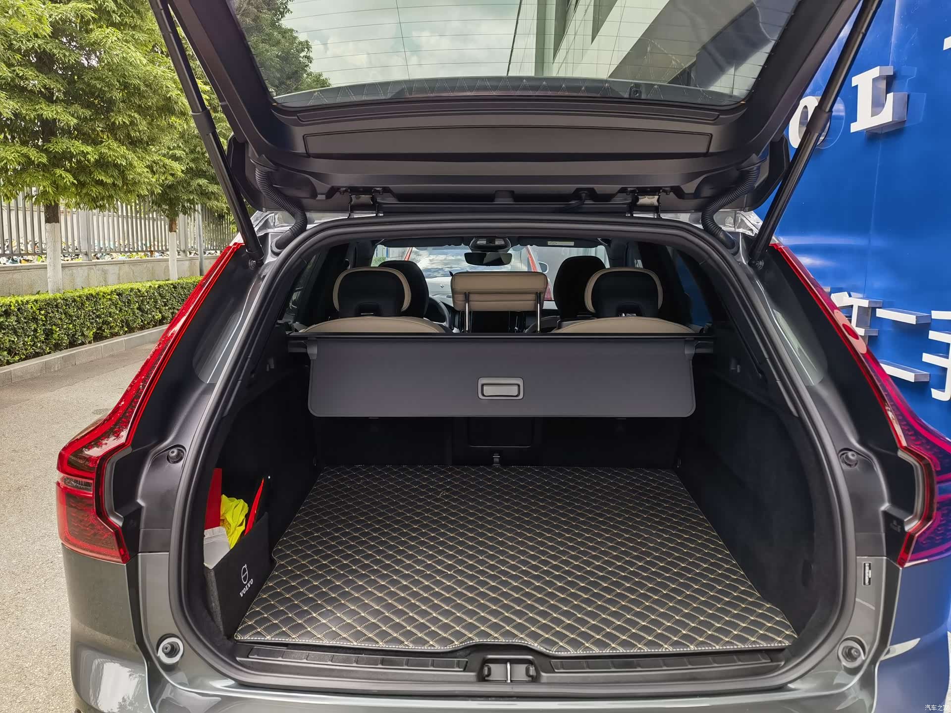 Volvo XC60, 2025 7