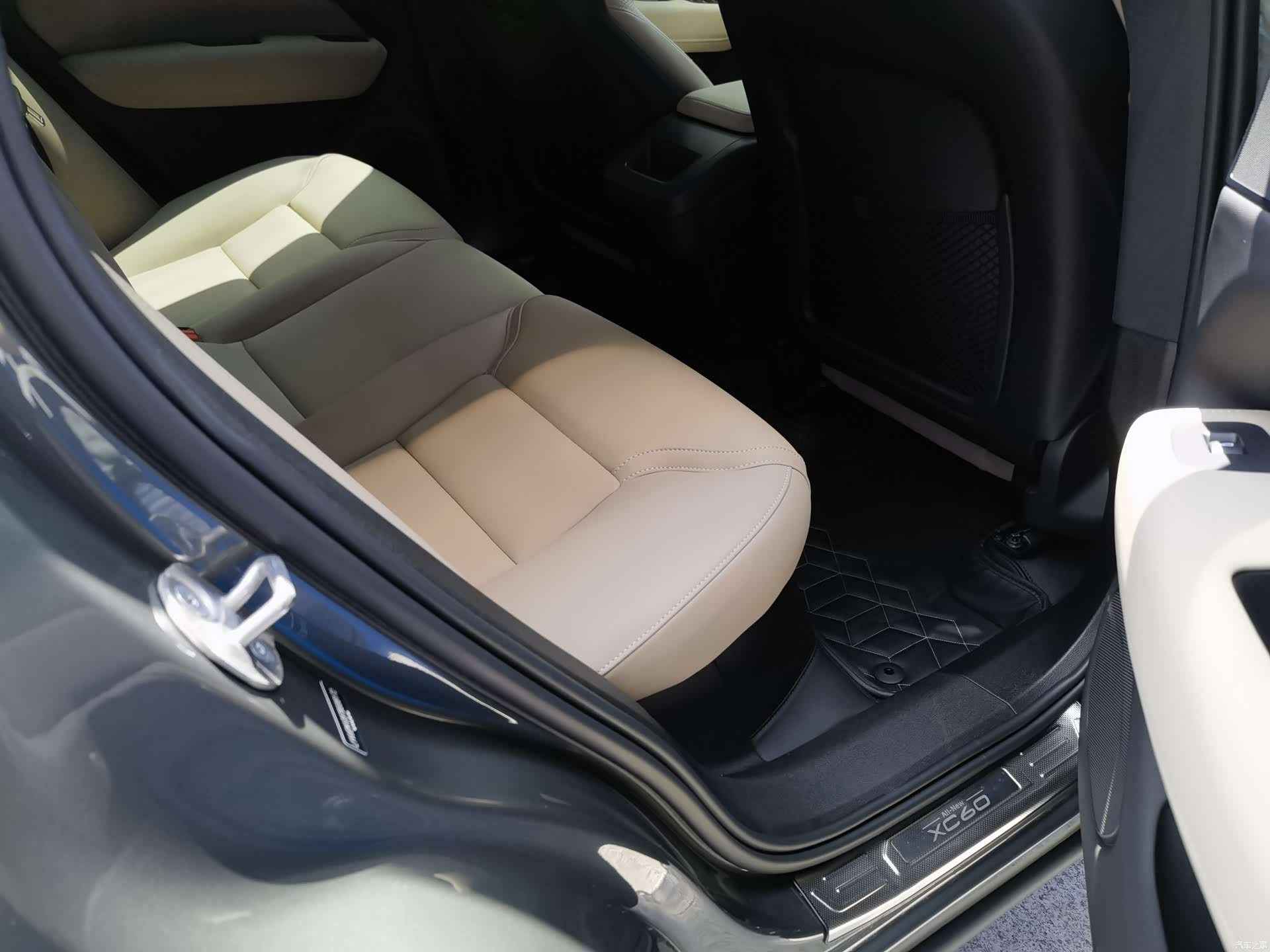 Volvo XC60, 2025 20