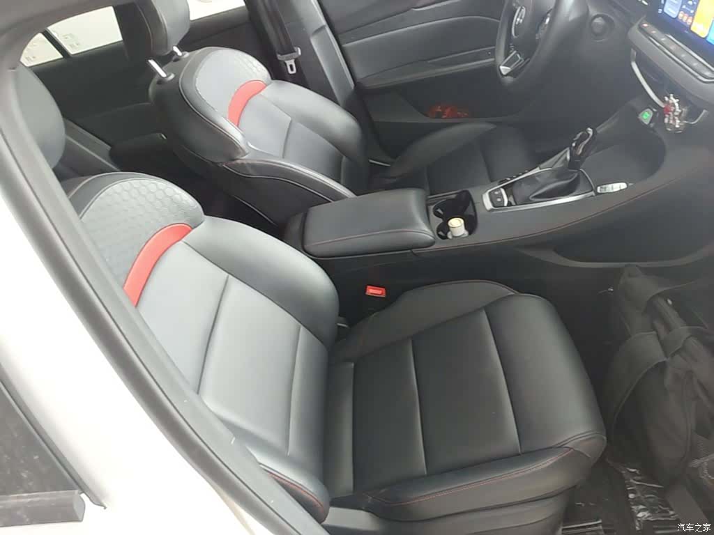 MG MG5, 2025 25