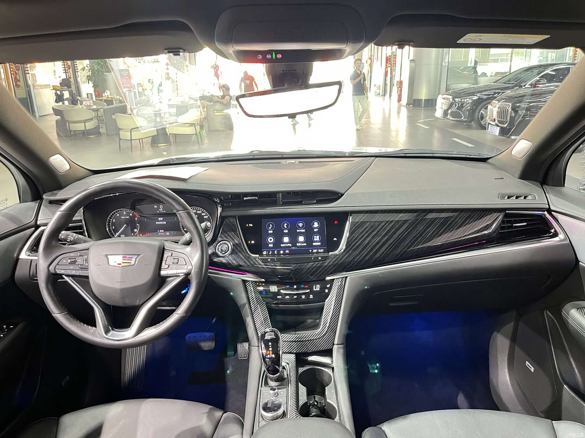 Cadillac XT6, 2022 все фото