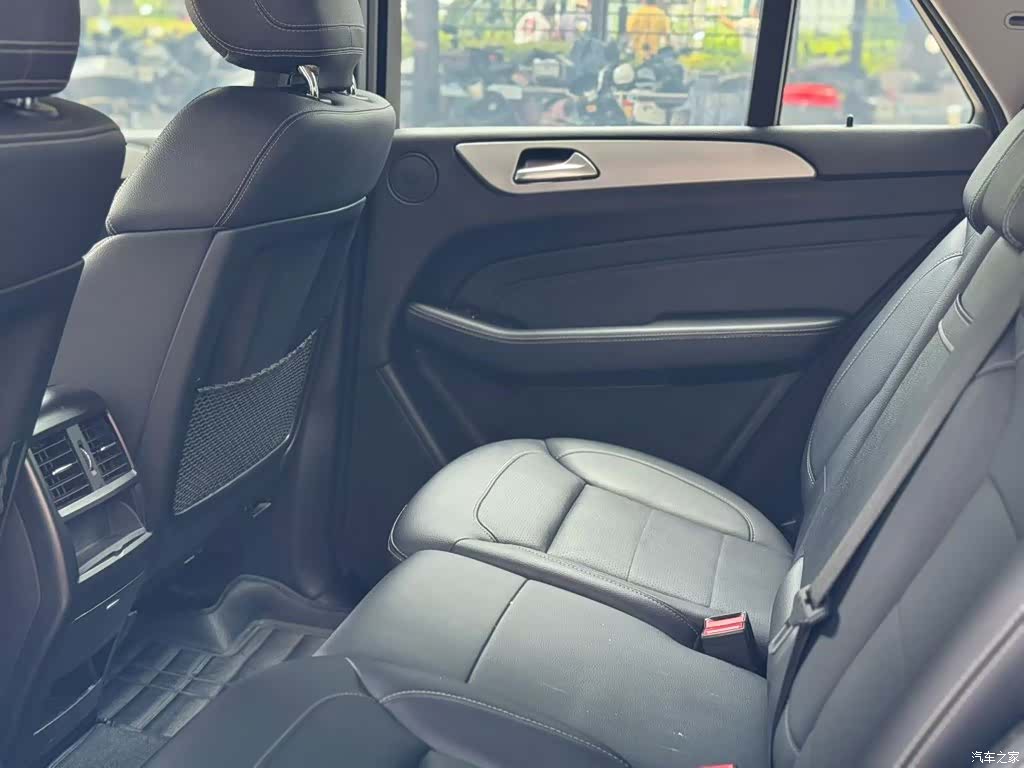 Mercedes-Benz M-Class, 2016 8