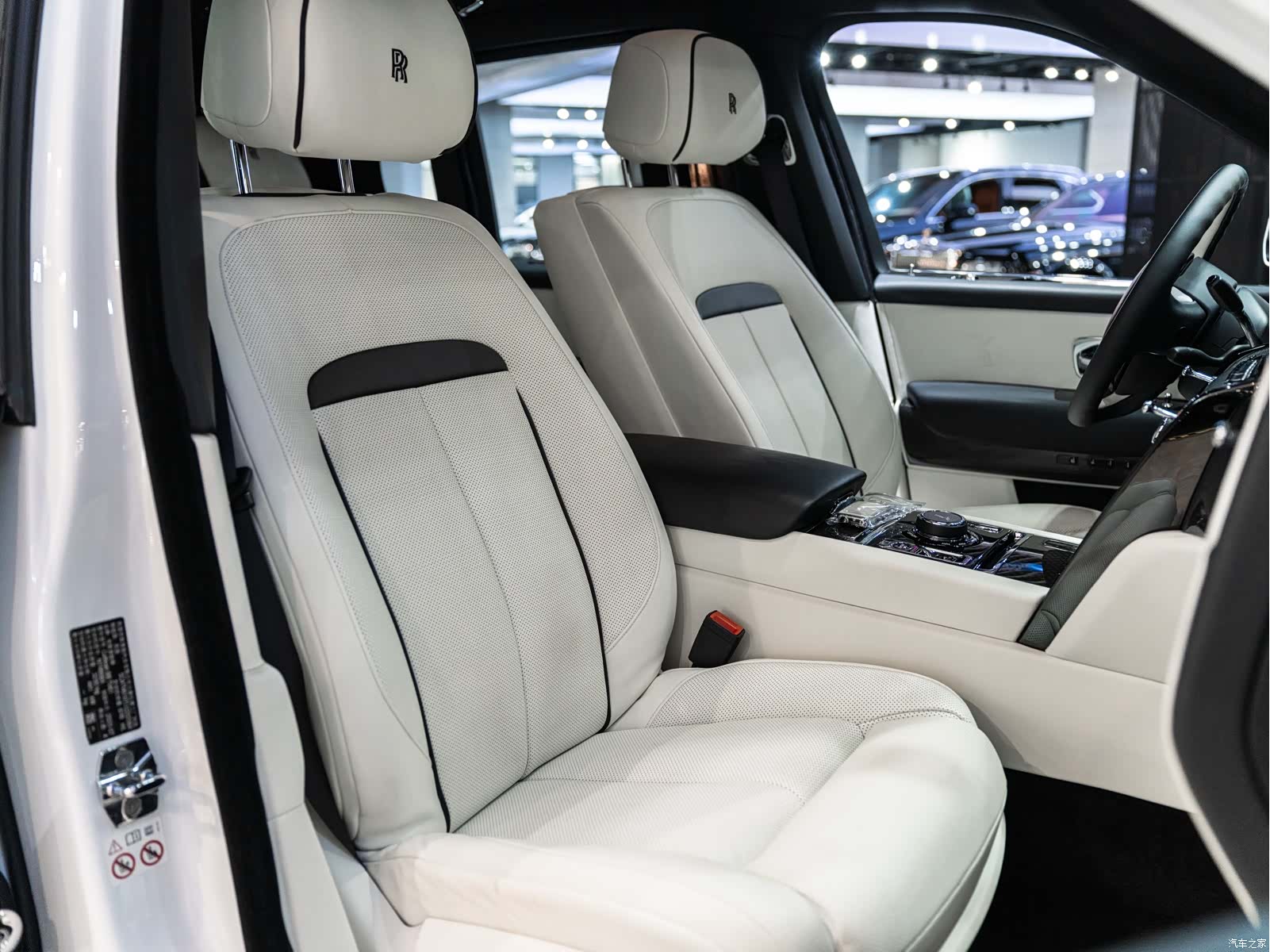 Rolls-Royce Cullinan, 2020 25