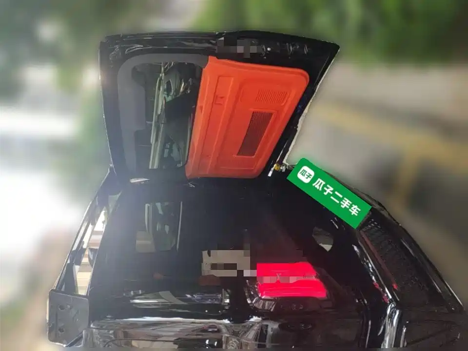 CrossBoundary Co-creation tank 300