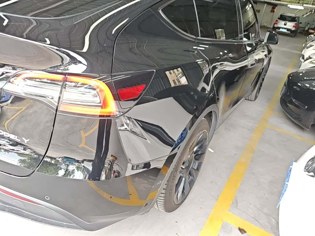 Tesla Model Y, 2022 8