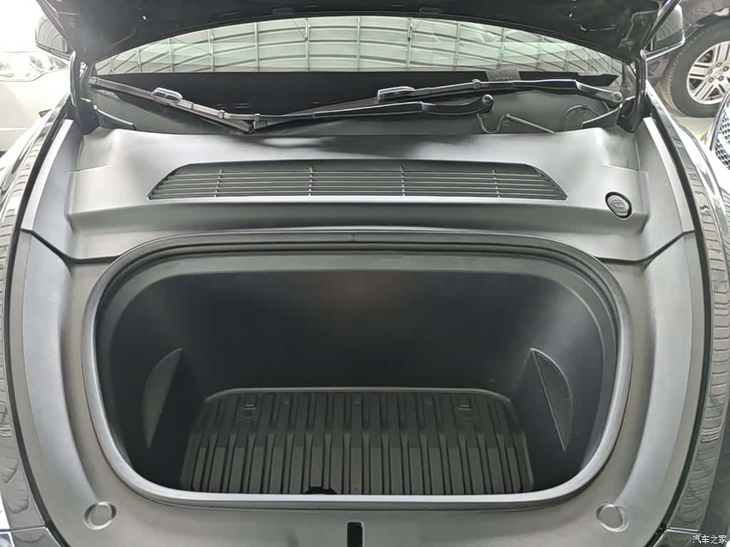 Tesla Model Y, 2022 20