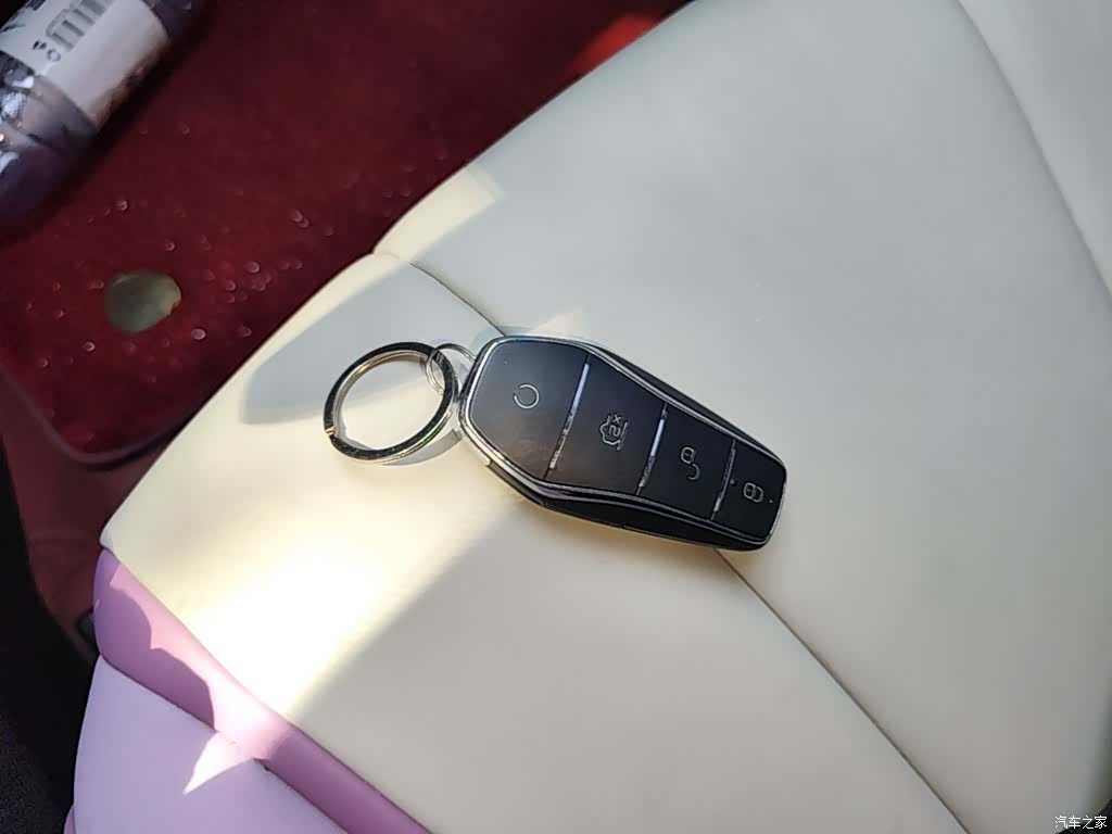 BYD Dolphin, 2022 9