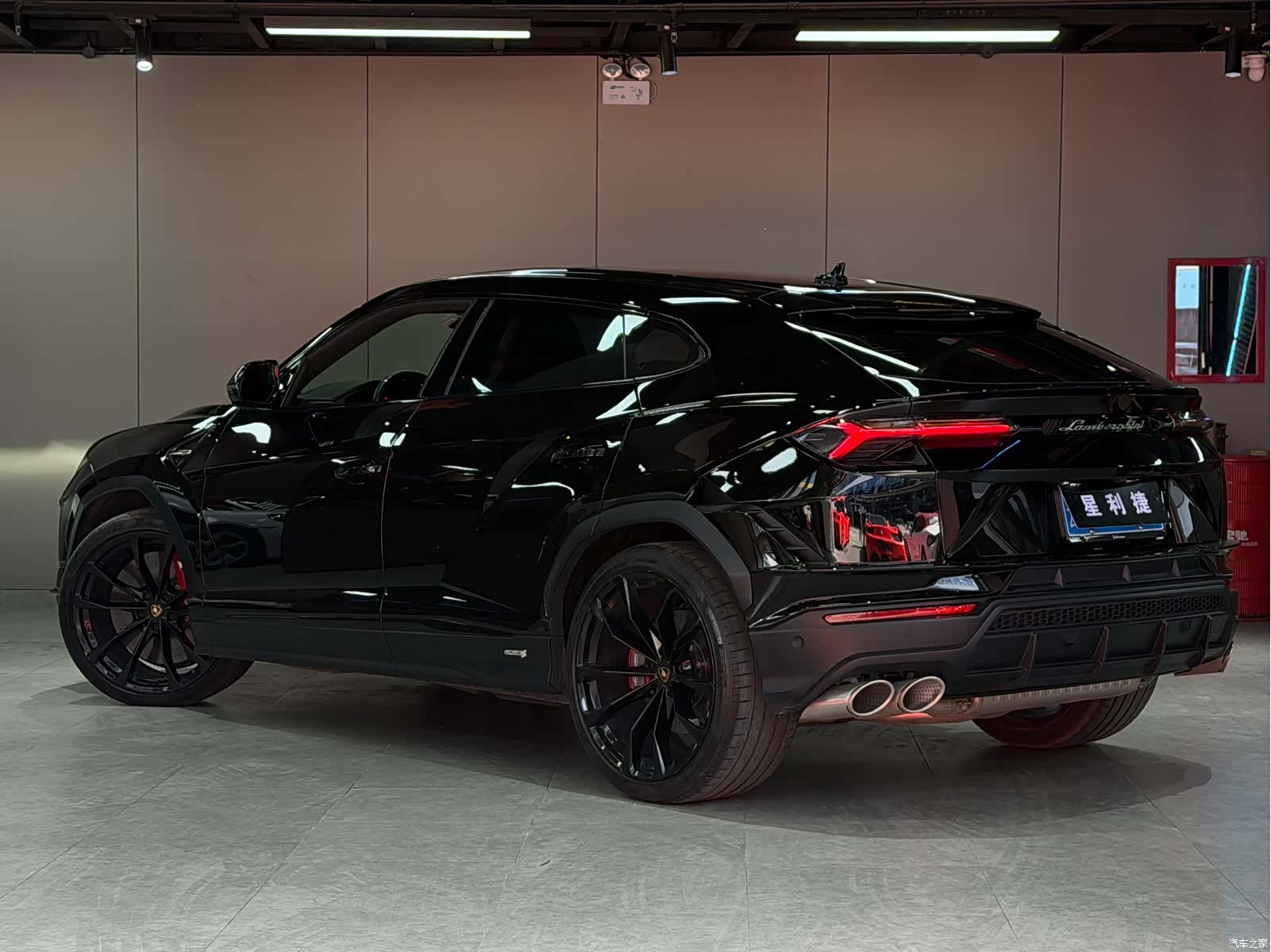 Lamborghini Urus, 2023 22