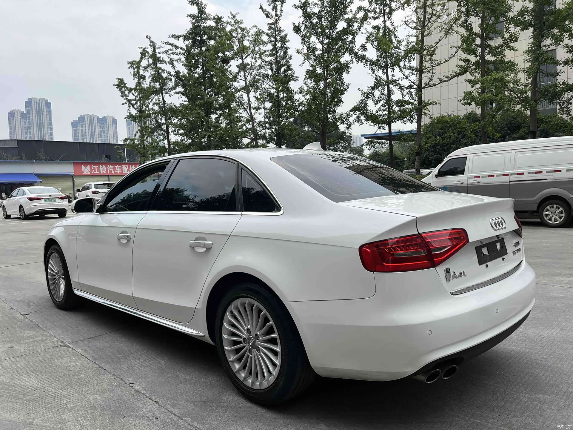 Audi A4L, 2016 17