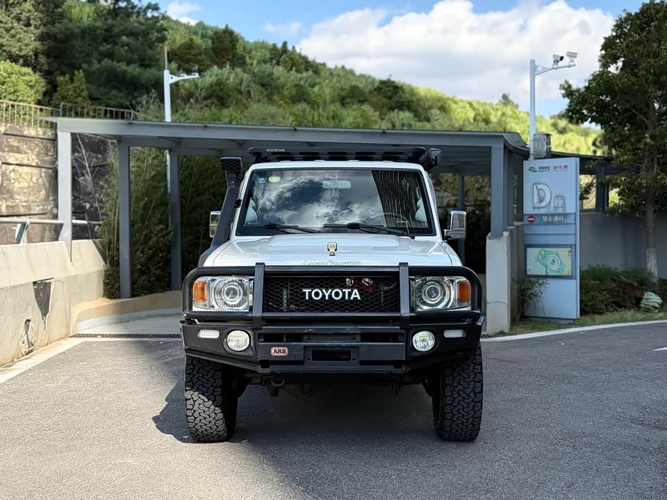 Toyota Land Cruiser