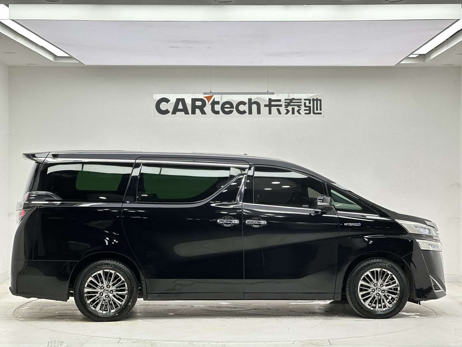 Toyota Alphard, 2019 все фото