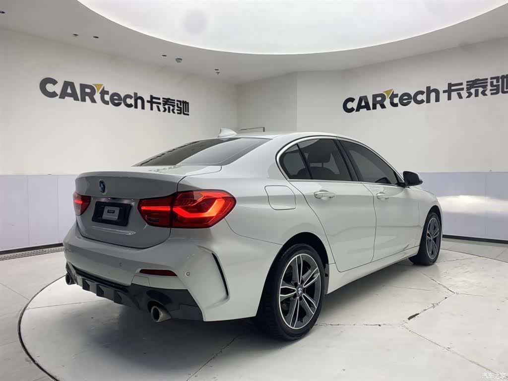 BMW 1 Series, 2021 все фото