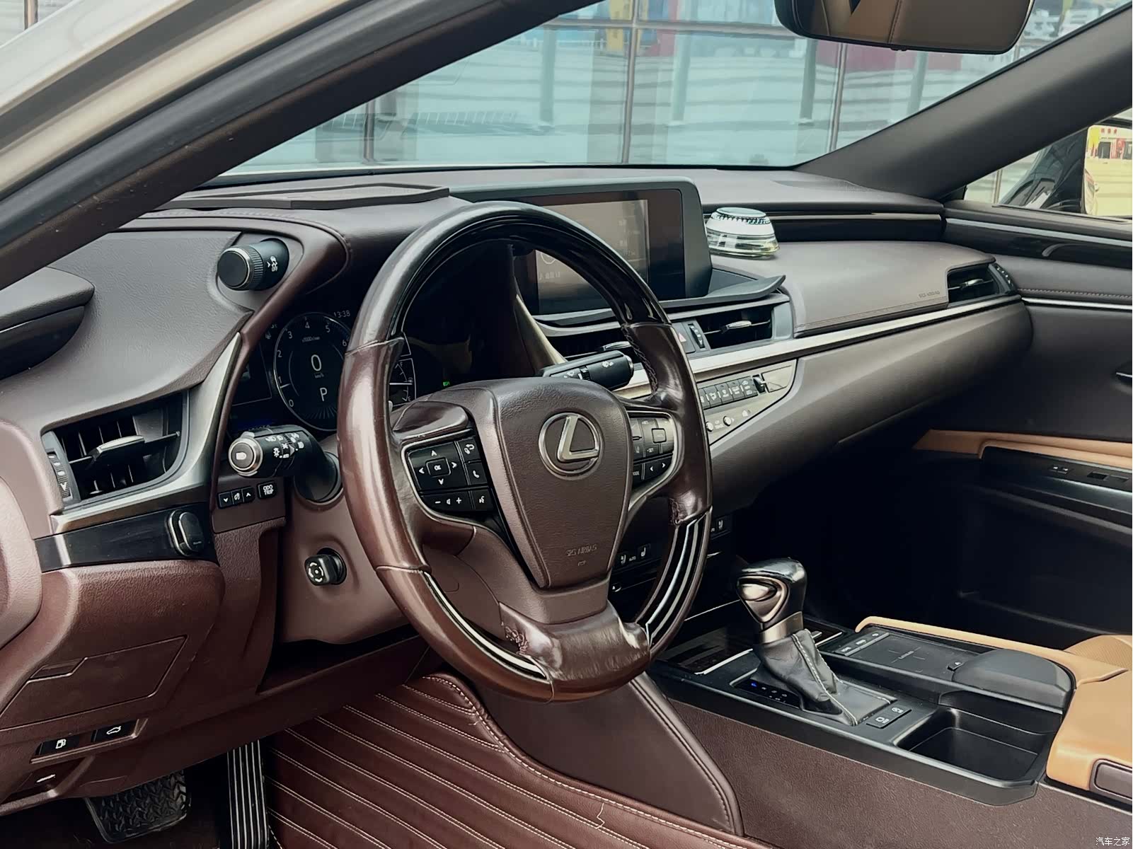 Lexus ES, 2018 7