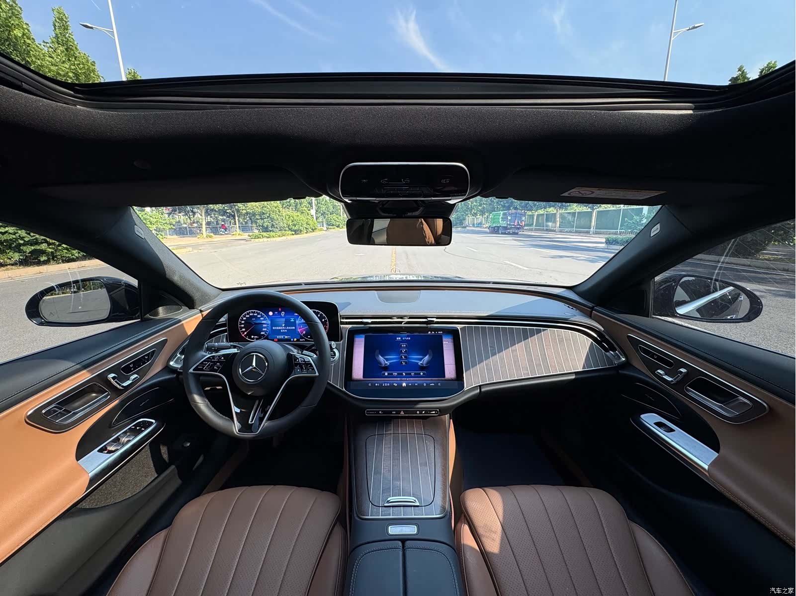 Mercedes-Benz E-Class, 2024 6