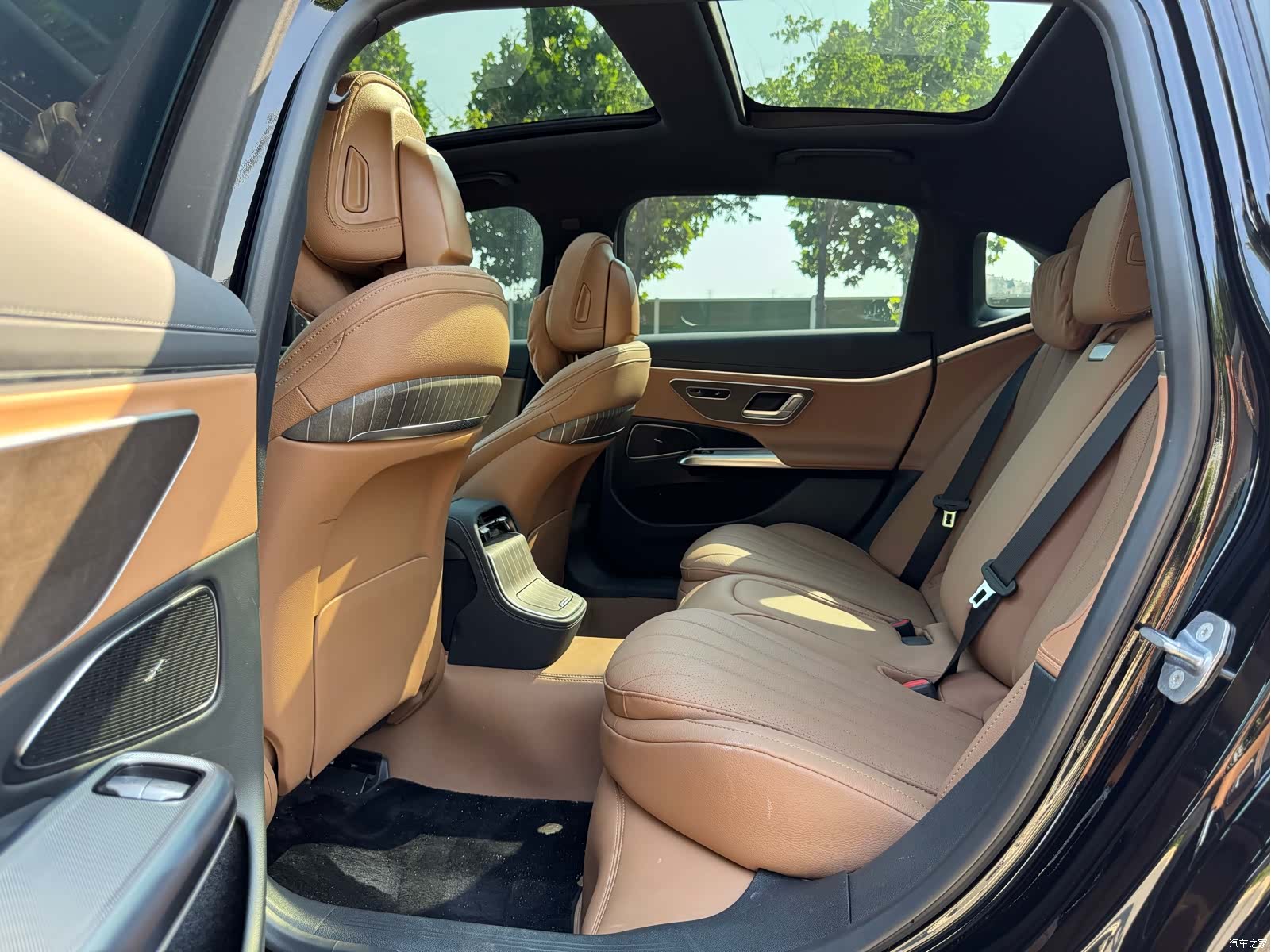 Mercedes-Benz E-Class, 2024 все фото
