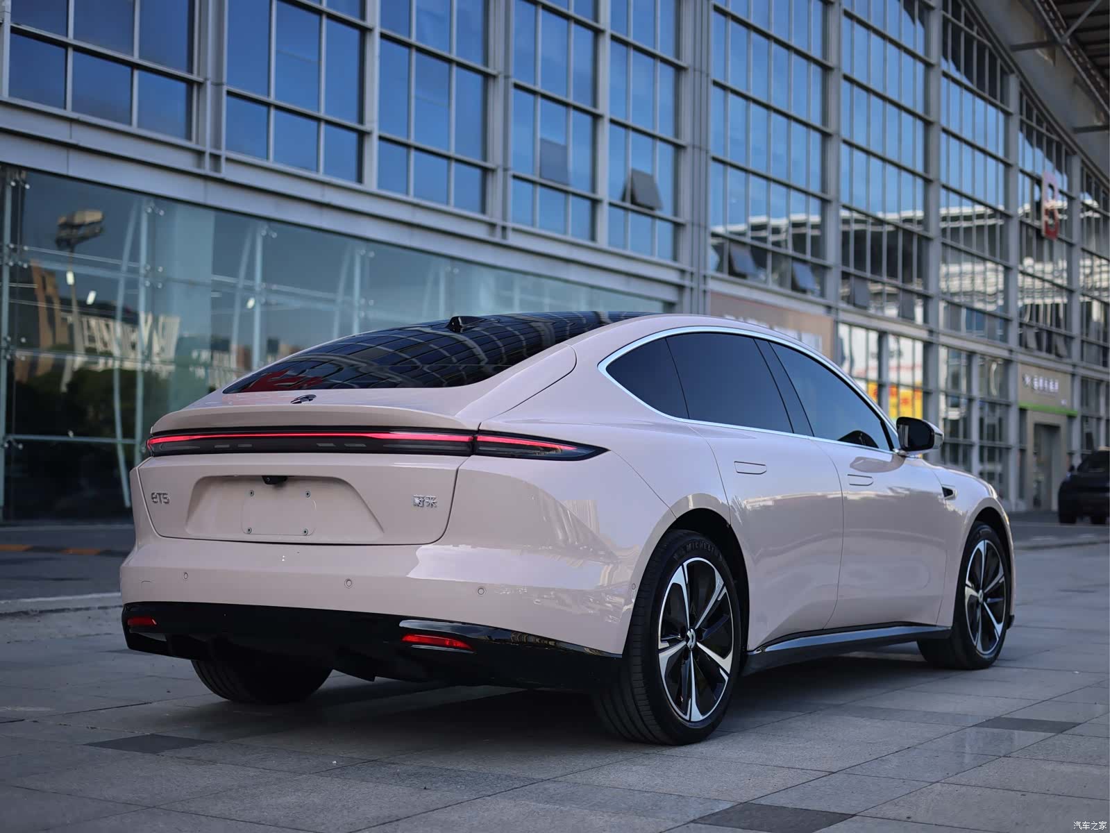 NIO ET5, 2026 все фото