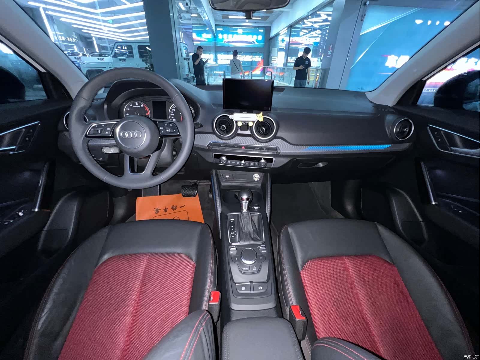 Audi Q2L, 2019 11