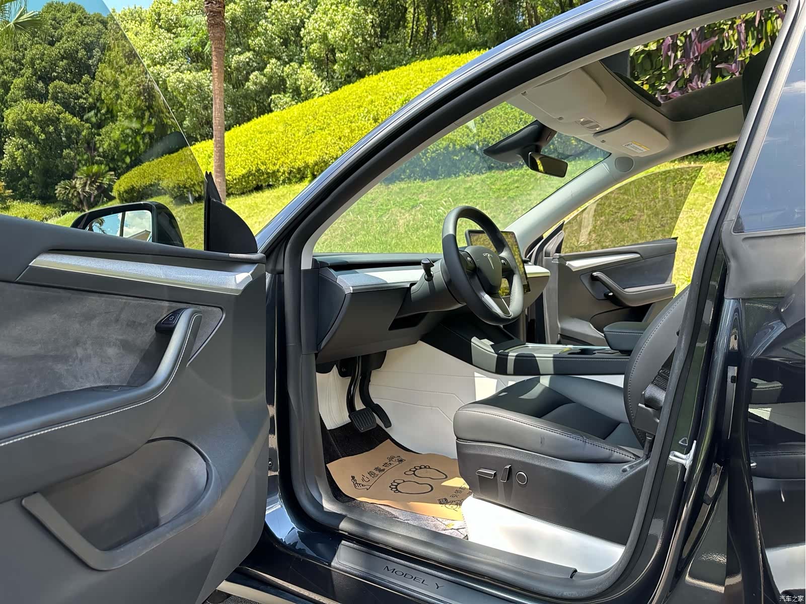 Tesla Model Y, 2024 8