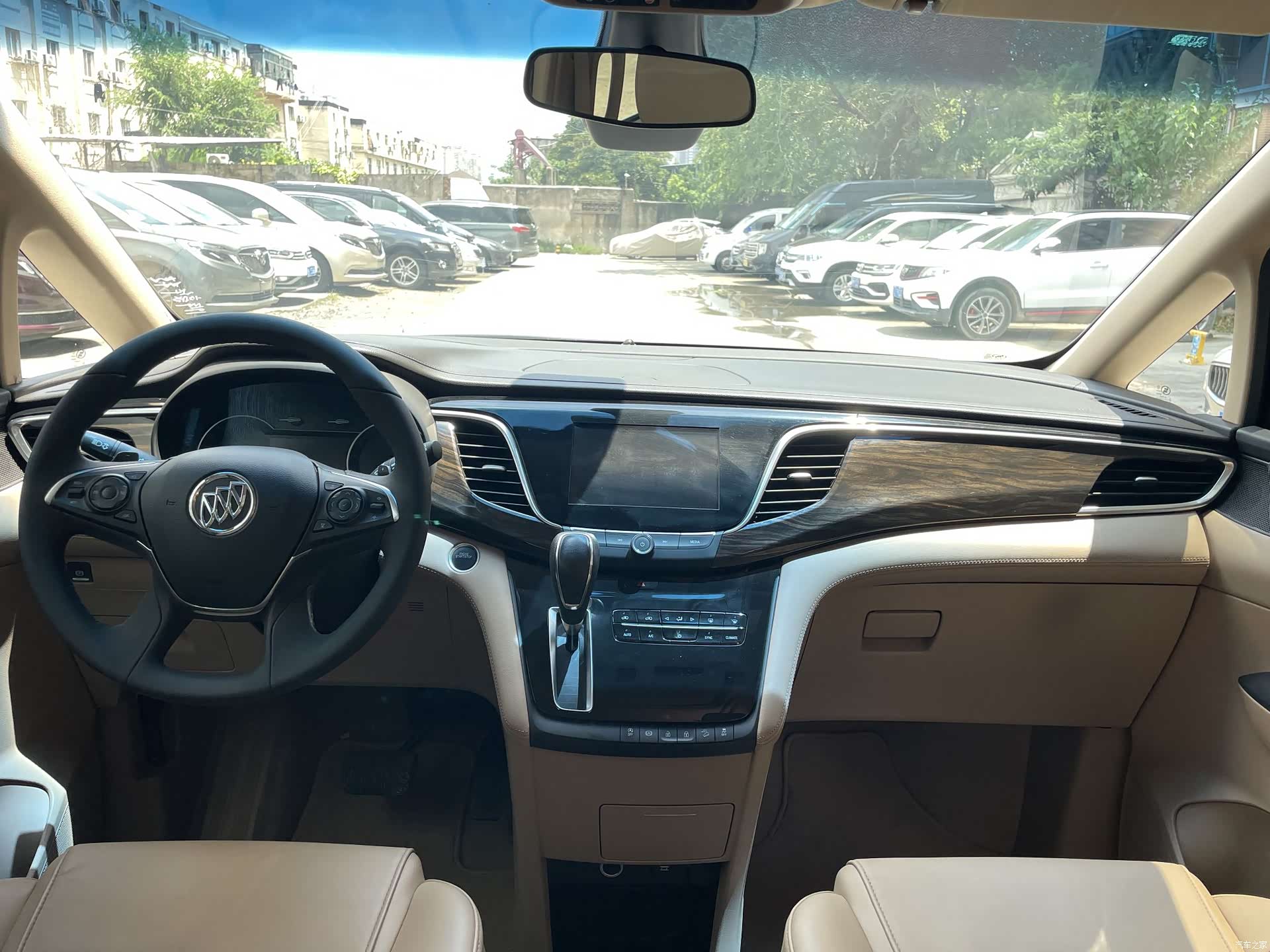 Buick GL8, 2017 13