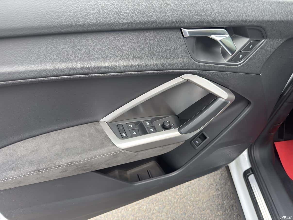 Audi Q3, 2022 10