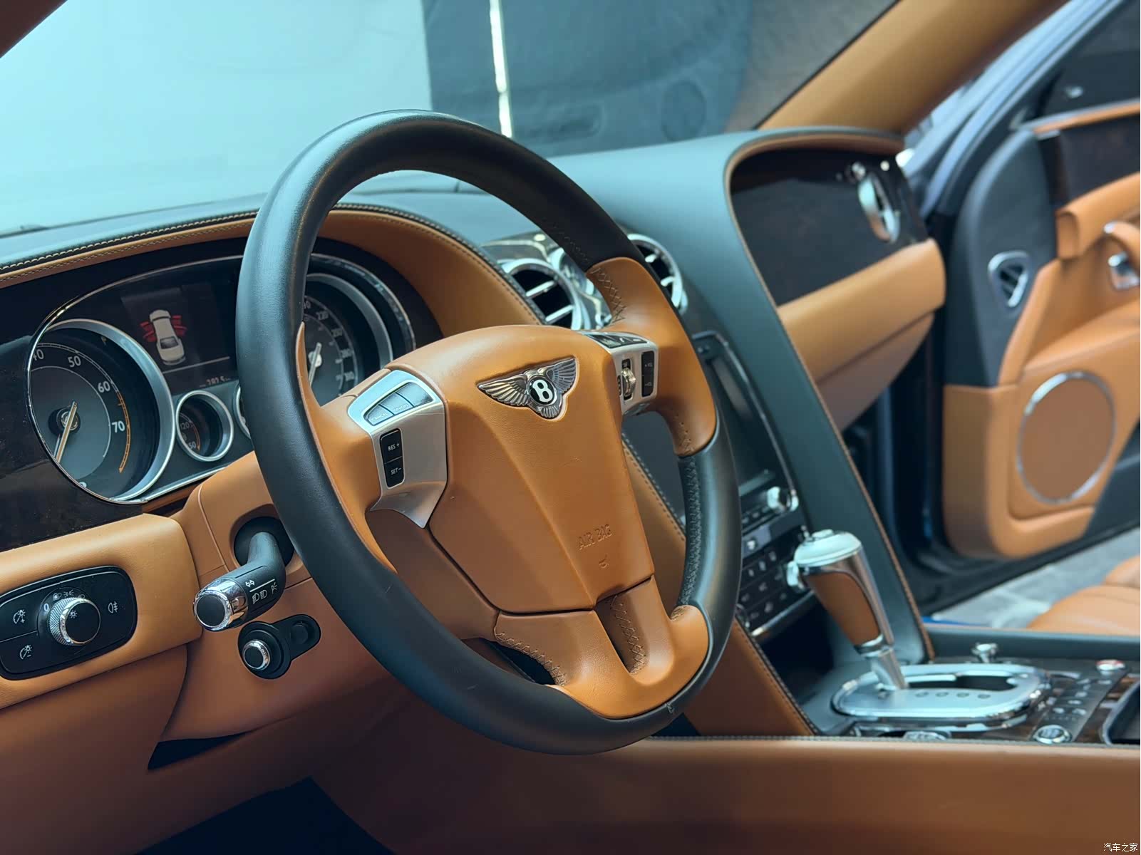 Bentley Flying Spur, 2014 7